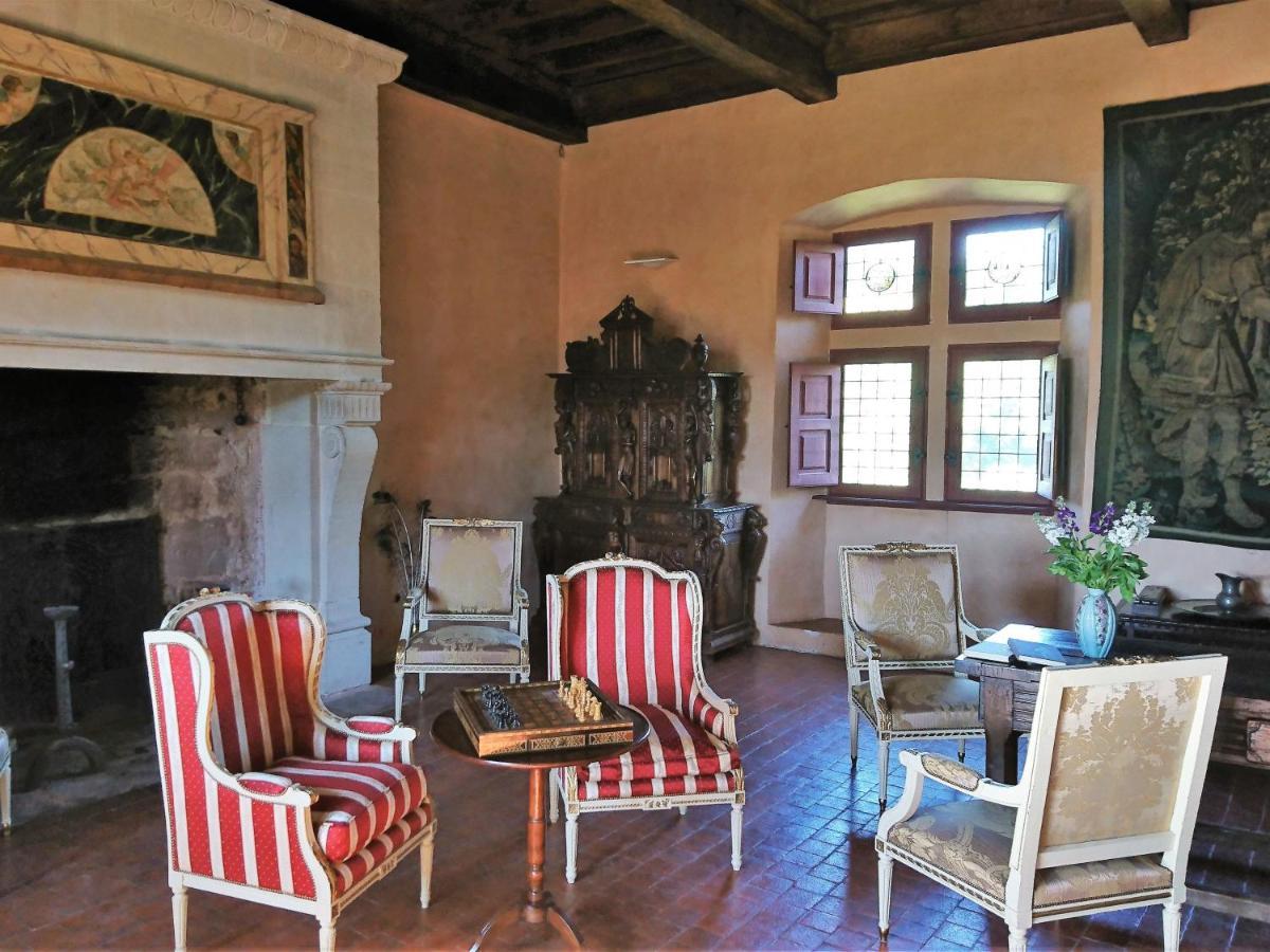 Couette-café Chateau La Servayrie - D'hôtes Marcillac-Vallon