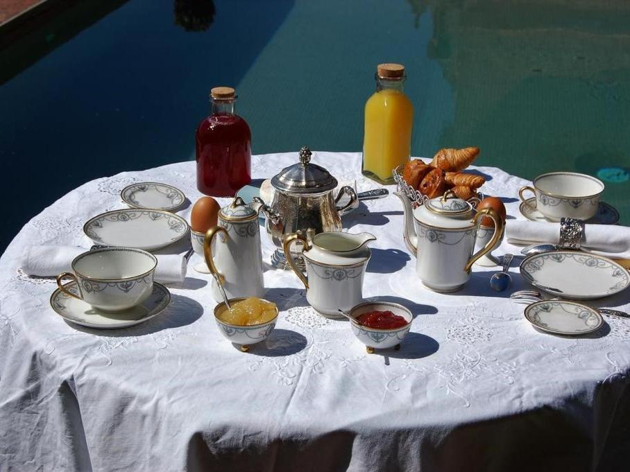 Couette-café Chateau La Servayrie - D'hôtes *